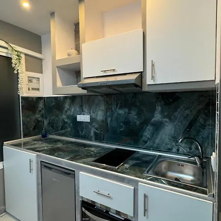 Tiny House Apartment *